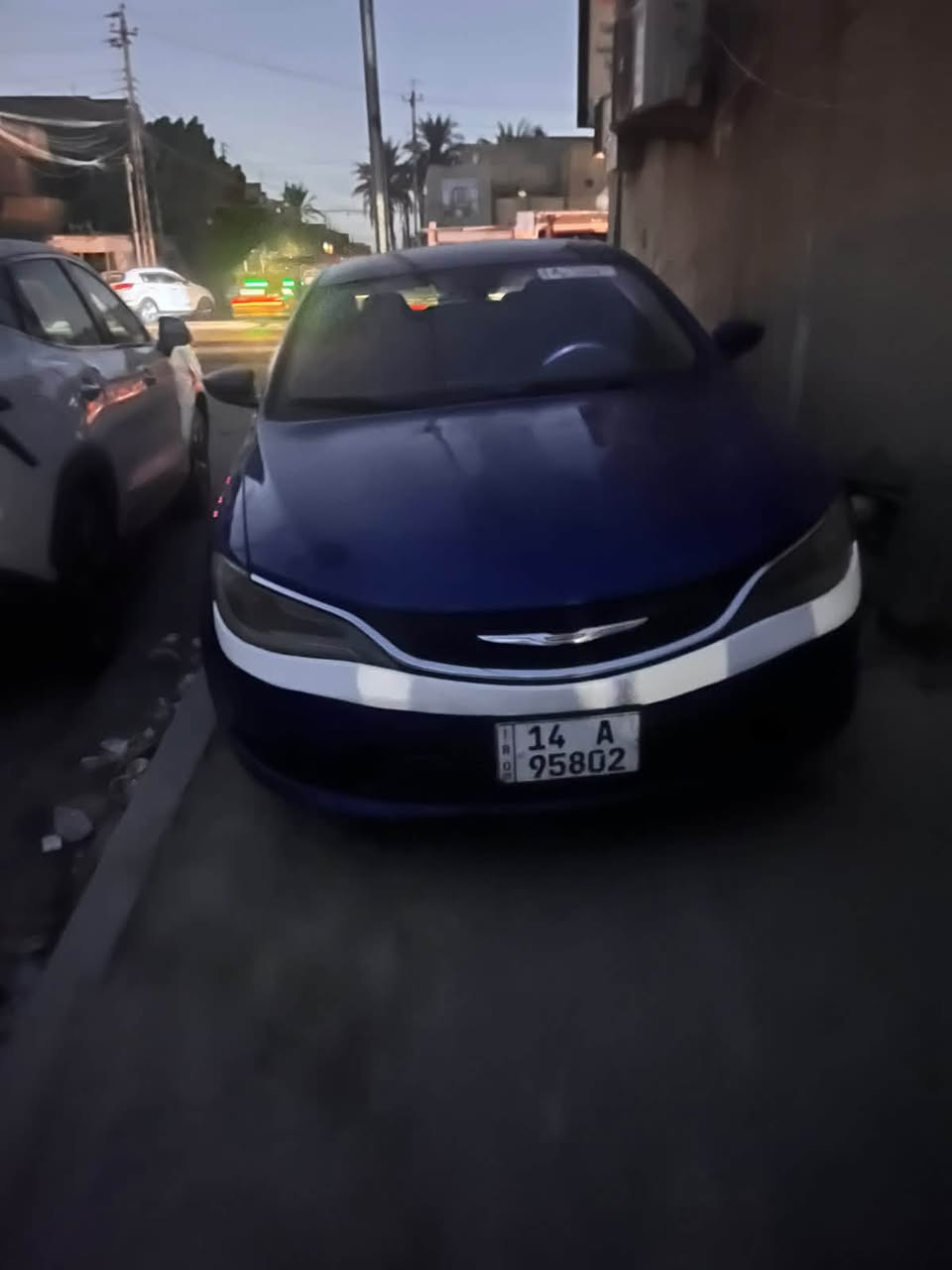 سلام عليكم 
سياره سي 200 كرايسلر مديل 2015
السياره فول مواصفات 
شوفتك عينك السياره حلوه ونصبتهه حلوه 
السياره شنو الي تريده بيهه يعني هيه للاخير فول مواصفات بدون فتحه
السياره ضربتهه من امريكا الجاملغ الخلفي وباب عكس السايق 
رقمهه بصره الدولي مداور ثاني يوم 
سعر السياره 80 وبيهه مجال 
السياره فور ويل + 5 ويل كب اسود
تواصل خاص او عله الرقم 
***********
