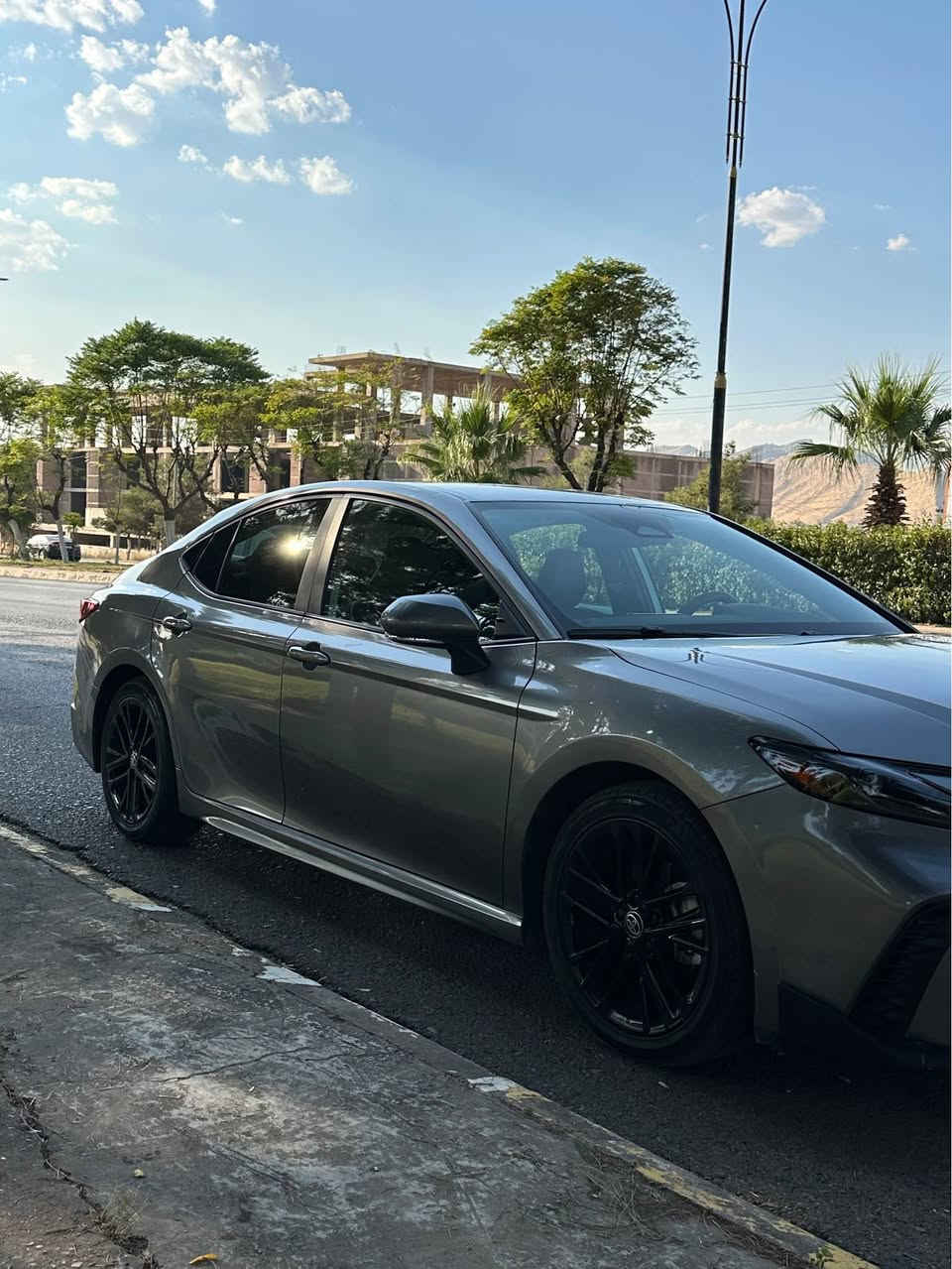 ‏Toyota Camry 2025

تويوتا كامري ٢٠٢٥

الشكل الجديد كلياً 

مواصفات SE -رادار امامي و جانبي-بصمة ابواب بصمة تشغيل) 

موصفات ال Se معروفة فول عدا الفتحة 

مكينة ٤سلندر حجم ٢.٥لتر

بانزين و هايبرد- HEV🔋

وارد امريكي (السيارة بدون حادث دخول براهيم خليل)

ايرباك سليم  

السيارة كلش حلوة و نظيفة 

رقم الشاصي مع الصور

مكفولة من كير و محرك و كهربائيات

مكان السيارة دهوك

 للاستفسار

***********
*********** موصل, نينوى
