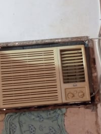 مكيف ٢ طن • وارث • يحتاج غاز