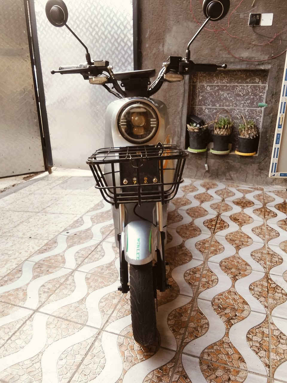 سلام عليكم دراجة نوع R9 نضيفه
5 بطاريات اكبار جدد

اشاير يمنه يسرى 

دبل اشاره 

لايت عالي ناصي 

3 نمر 

نضام P

نضام R

(السعر 280) وبيهه مجال للطيبين 

للاستفسار (***********)

(ملاحظه اقرى قبل الاستفسار)

العنوان/بغداد/ البلديات/جامع سيد صلاح المكصوصي
