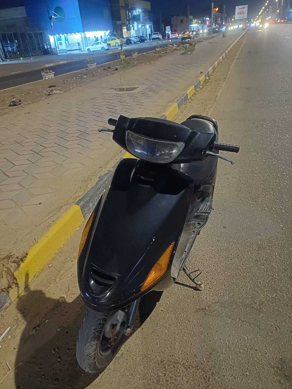 سلام عليكم دراجه حلوه اونضيفه كهربائيات شغاله مكينه نضيفه لاتنقيص ولا تبخير سلف شغال عوزها بس باتري العنوان الديوانيه حي الحضاره 
السعر. 350    ***********
