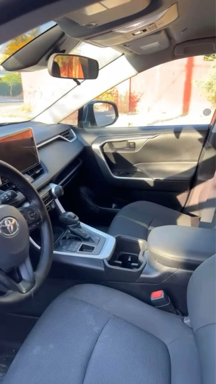 🚘 Toyota RAV4 LE 2024 للبيع

🔹 موديل: 2024
🔹 الفئة: RAV4 LE
🔹 دبل AWD
🔹 ماشية: 65,000 كم
🔹 السيارة واردة ونظيفة
🔹 صبغ تجميلي خفيف: الجملغ الأمامي + نفر باب
🔹 تعديل خفيف في نفر باب خلفي
🔹 باقي السيارة بحالة جيدة

💰 السعر: 218 $
📍 دهوك
*********** دهوك, العراق
