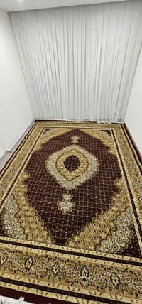 سجادة • صفراء ٢ • حمراء ١