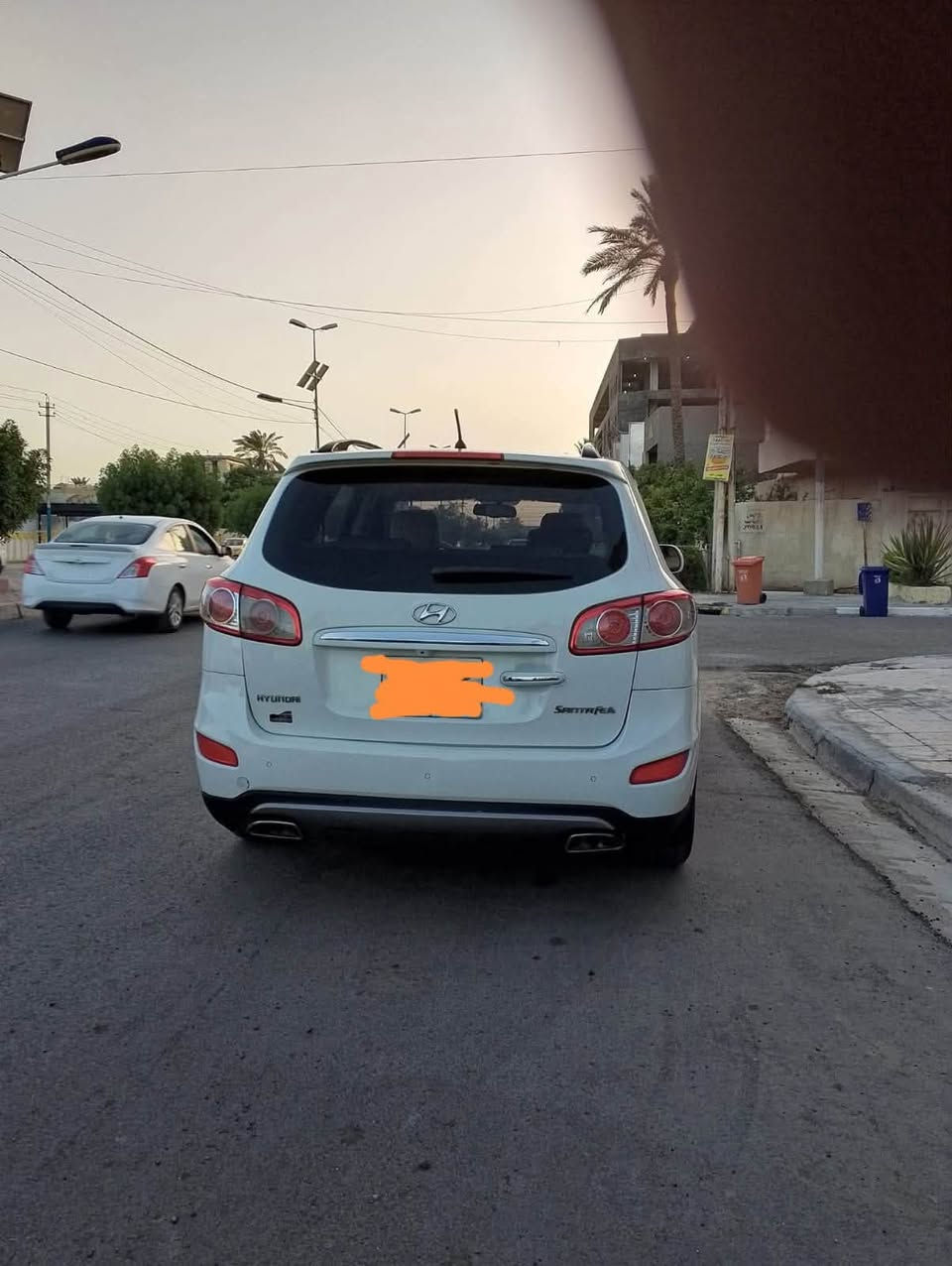السلام عليكم للبيع... هونداي
سنتافي 2012 خليجي
فول مواصفات
رقم أربيل تحويل بأسمي 
سنوية للـ 2030
السيارة محرك وكير وصدر 
وتخم تاير كله تمام
مواصفات
مكينة 2400 دوش
7 راكب
3 قطع تبريد
اشاير بلمري ويل كروم فراشه 
فتحة سلايد روف
تحكم ستيرن جهتين
داخل بيجي
 ثلاجة 
بصمة
سيارة جاهزة وخير من الله
ملاحظة سيارة بيه مكانات صبغ بدون دواخل
مكان سيارة بغداد الجديدة 
سعر 128 بيه مجال بسيط
رقم الهاتف /***********
