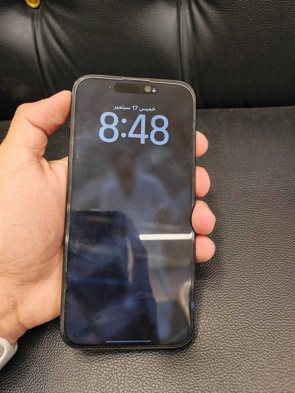 15 برو ماكس
ذاكره 1 تيره 
بطاريه 81
نظيف كلش 
السعر 1150 وبي مجال 
مكاني بغداد قرب جسر الغزاليه
***********

نص مكتوب في الصور:
- 95 8:52 حول الاسم iPhone إصدار iOS 26.6.2 اسم الطراز iPhone 15 Pro Max رقم الطراز MU6Y3J/A الرقم التسلسلي CKG1F4GDY3 انتهت صلاحية التغطية الأغاني 0 الفيديوهات 378 الصور 1,573 التطبيقات 34 السعة 1.02 ت.ب. متوفرة 917.66 غ.ب. عنوان Wi-Fi EC:81:50:14:F1:DE