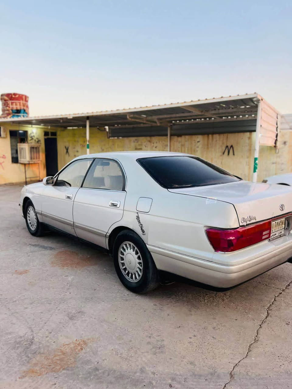 السلام عليكم سياره بطه للبيع مسجله رقمها نينوى خصوصي جاهزه من كلشي بيها بكن بس مع السلف من تمشي يروح السعر قفل قفل 34 متواجد ع الخاص للاتصال ***********
