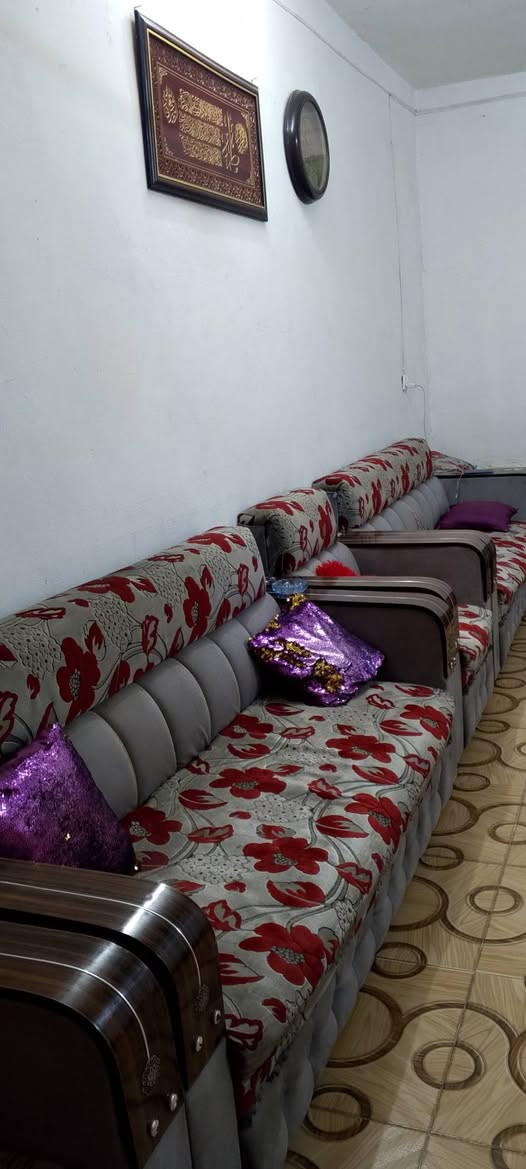 كنبة • نظيف • قابل تفاوض