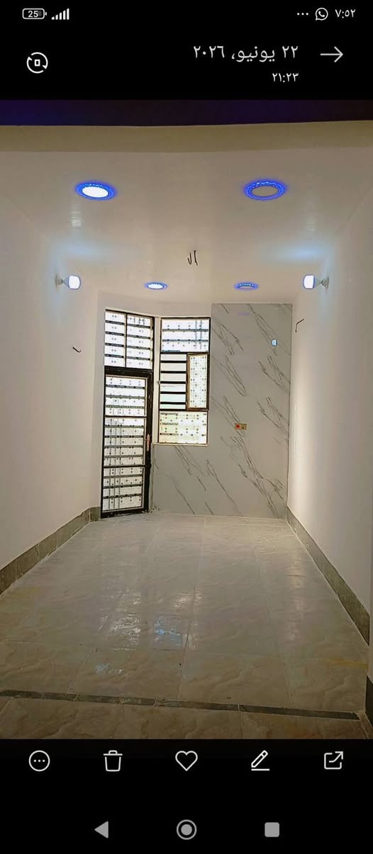 دار مساحه 100متر طابق ونص ثلاث غرف نوم صاله مطبخ استقبال مجموعه صحيه داخلي وخارجي بناء جديد طابوق نهروان صب كونكريت مركزي سيراميك بورسلين شارع سكلة الكرعاوي زراعي حي ميسان يم مولد صدام خدمات كامله شوارع واسعة تبليط منطقة راقيه جدا استفسار اكثر *********** السعر ٤١مع المجال  قليل
