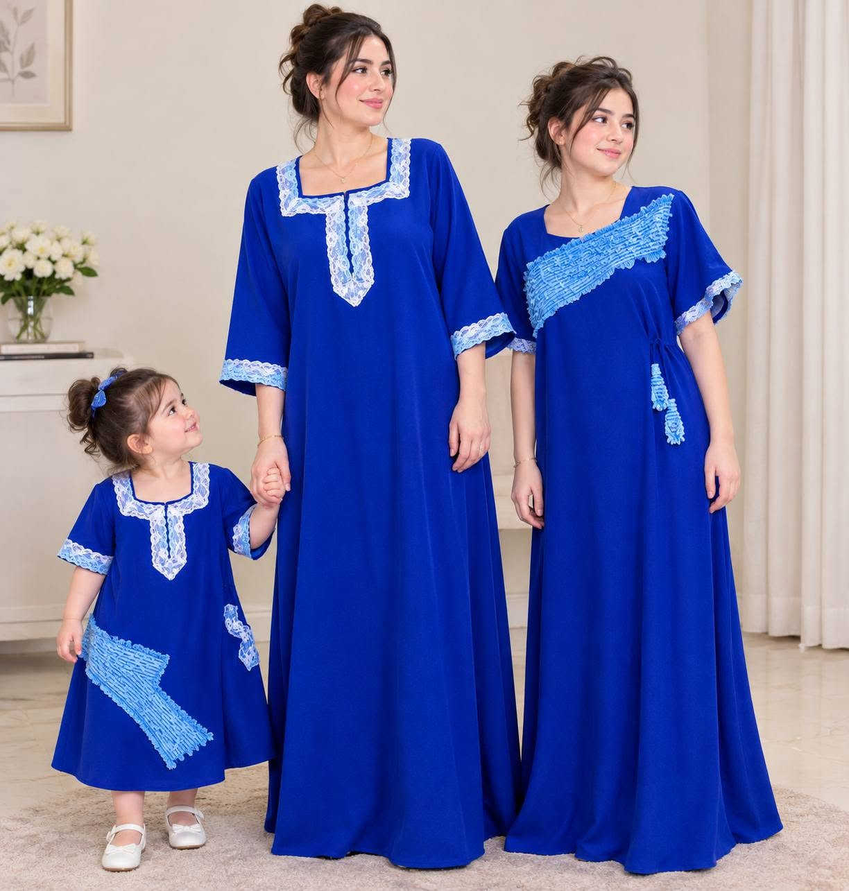 خياطة فرح 🌹 شغل امرتب ونضيف بأسعار مناسبه اختاري النقشه الالون وحنه نخيطه تدللين ☺️🪡✂️🧵
نزلت خياطة الام اوبنته الزبونتي الف عافيه اولا نفسه الخاله هم اله دور☺️🍒🧵🪡✂️👌

نص مكتوب في الصور:
- تفاصيل المخدة
- تفاصيل القماش والخياطة
- تفاصيل الربطة