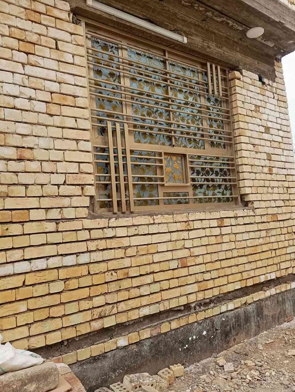 سلام عليكم بيت 50متر لبيع لبيت جديد وشغله مال جناي شغله كله درجه وله وبي محل بشارع ابو طياره ***********
