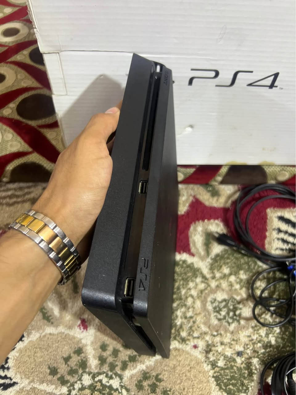 سلام عليكم 
بلي 4 سلم مهكر هارد 1 تيرا اخو الجديد شرط فحص وضمان تجي تفحص والك بي ضمان 
كامل ملحقاتة وجوستك شرط الاصلية وكارتونة وكيبلاتة
بي العاب 
1 - جيتي اي 5 
2- درايفر فايث سيتي المحسنة
3- درايفر سان اندرياس 
4- فيفا26
5- بيس 26 
6- بيس 13
7- كول اوف ديوتي الطليعة
8- ذا لاست اوف اس المحسنة 
9- كريتوس راكنروك 
10- ايام مضت 
11- ماين كرافت 
12- ‏Time Crisis 2
وتكدر تضيف بعد العاب
مكاني البصرة الجمعيات السعر 250 
*********** البصرة, العراق
