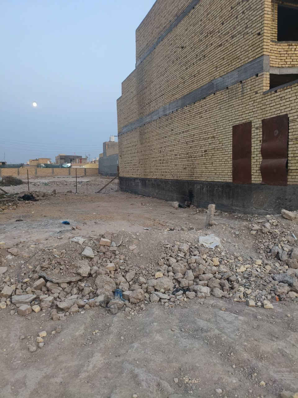 طابو سند ٢٥ • ٢٠٠م • خلف المستشفى التركي