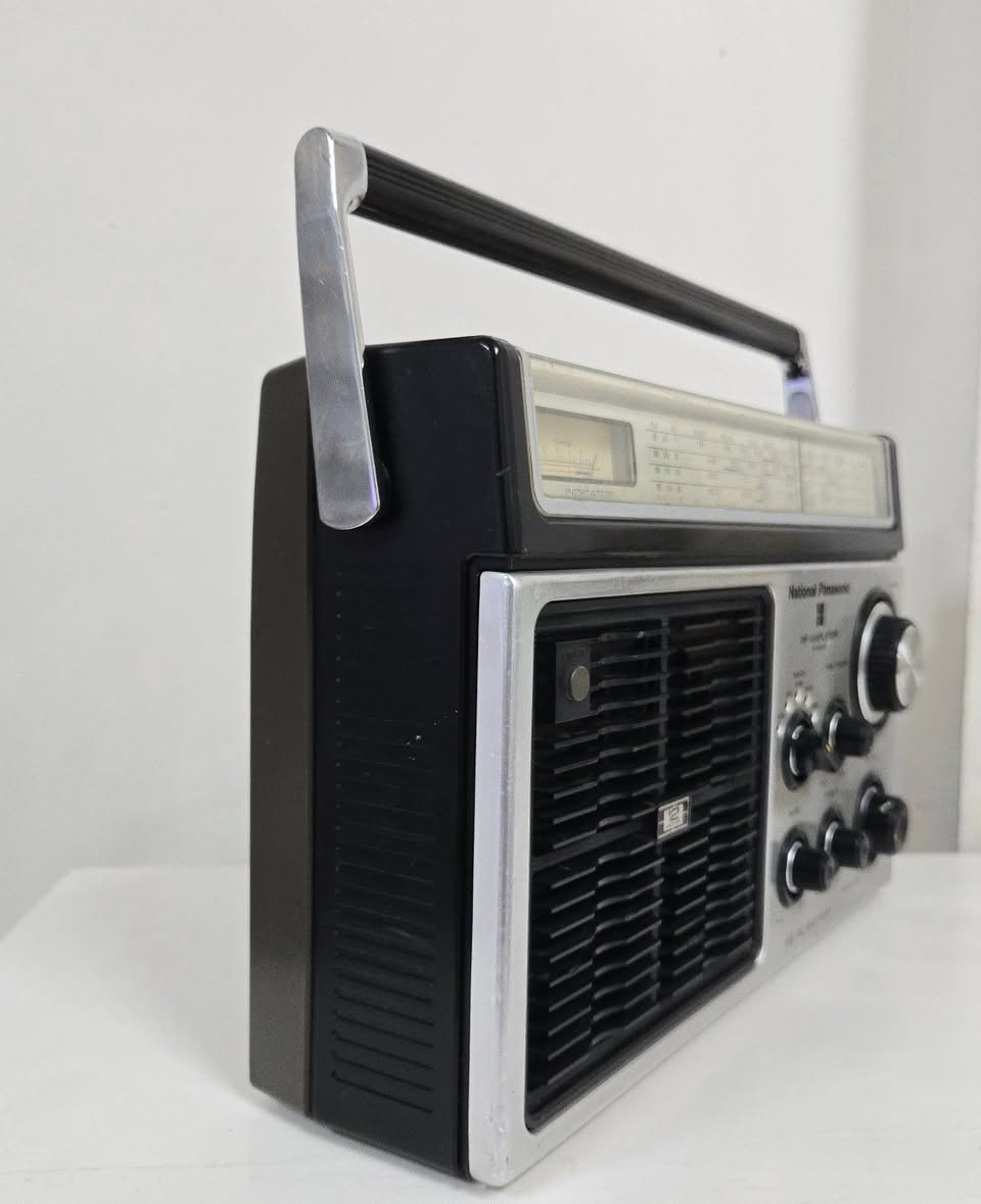 National Panasonic 
ياباني الصنع استيراد المؤسسه العراقيه
خمس موجات ناشينال الغني عن التعريف
قطعه مستخدمه بنظافه واداء عالي سحب جداً ممتاز على وضع الشركه غير داخل تصليح
للاستفسار مراسله الصفحه
***********
