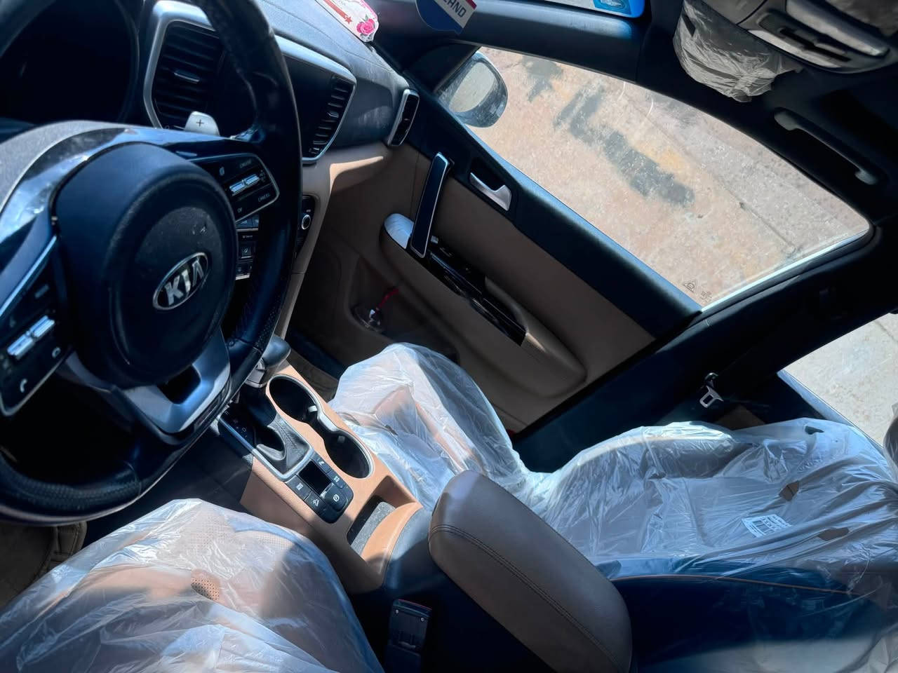 السلا عليكم سبورتج جيتي لاين موديل ٢٠٢١فول مواصفات مكفوله من الصبغ بيها بارد بجاملغ زغير وبارد بلباب ماشيه ٩٨ الف كيلو 
السعر ١٩٨ بيها مجال بسيط 
***********

