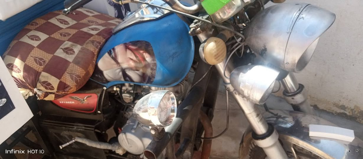ستوته اوراق كامله اصوليه موديل 21 موجودة في حله السعر مليون ونص ركبه وشاصي كفاله الرقم ***********
