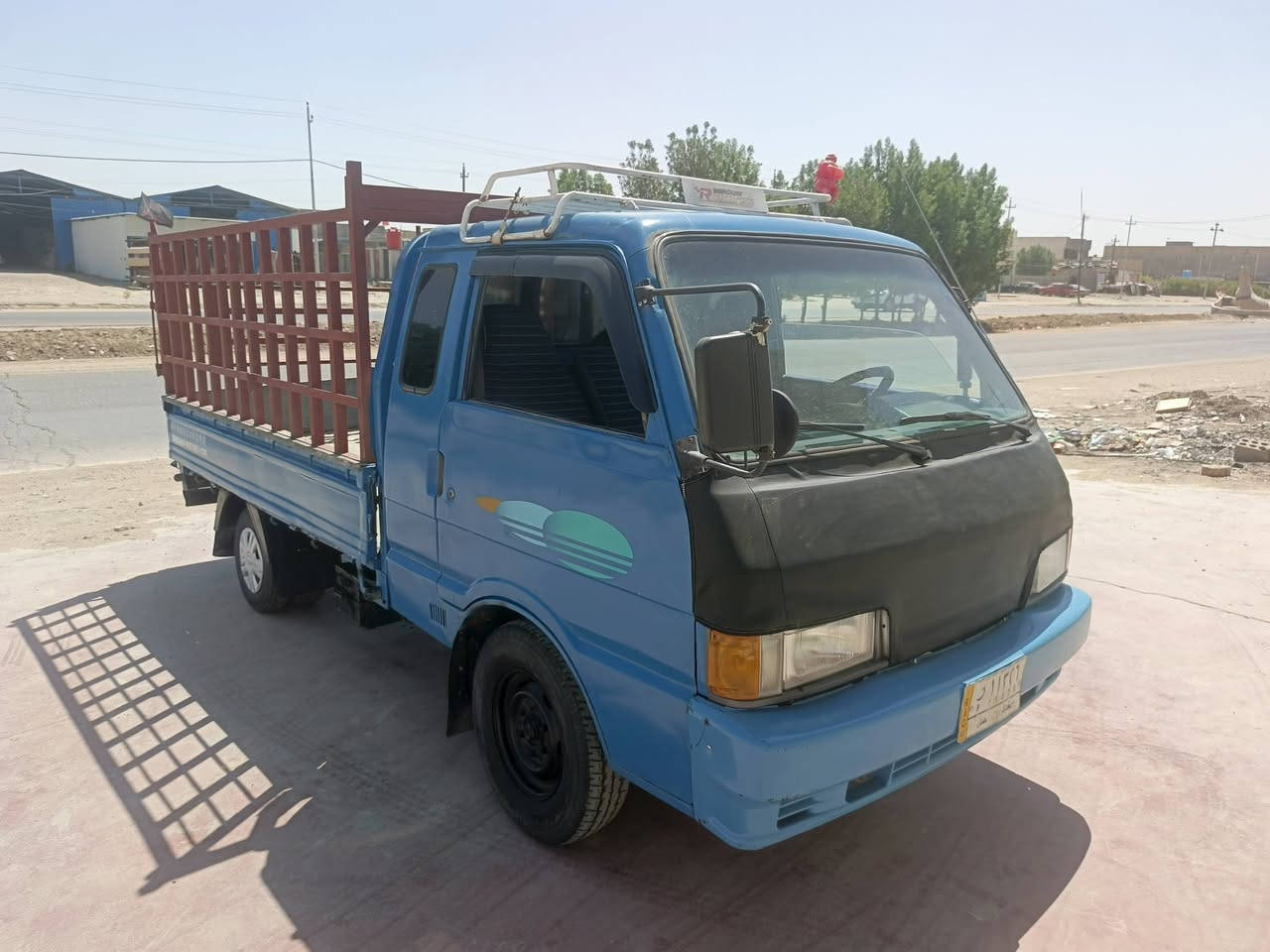 السلام عليكم سياره كيا للبيع سياره جير مكينه حداديه جديدات رقم بغداد 28 سياره شعار شاصي كهربائياتك الى شغاله سياره نظيفه جاهزه مال شغل سعر 45 وبيها مجال مكانه بابل القاسم***********
