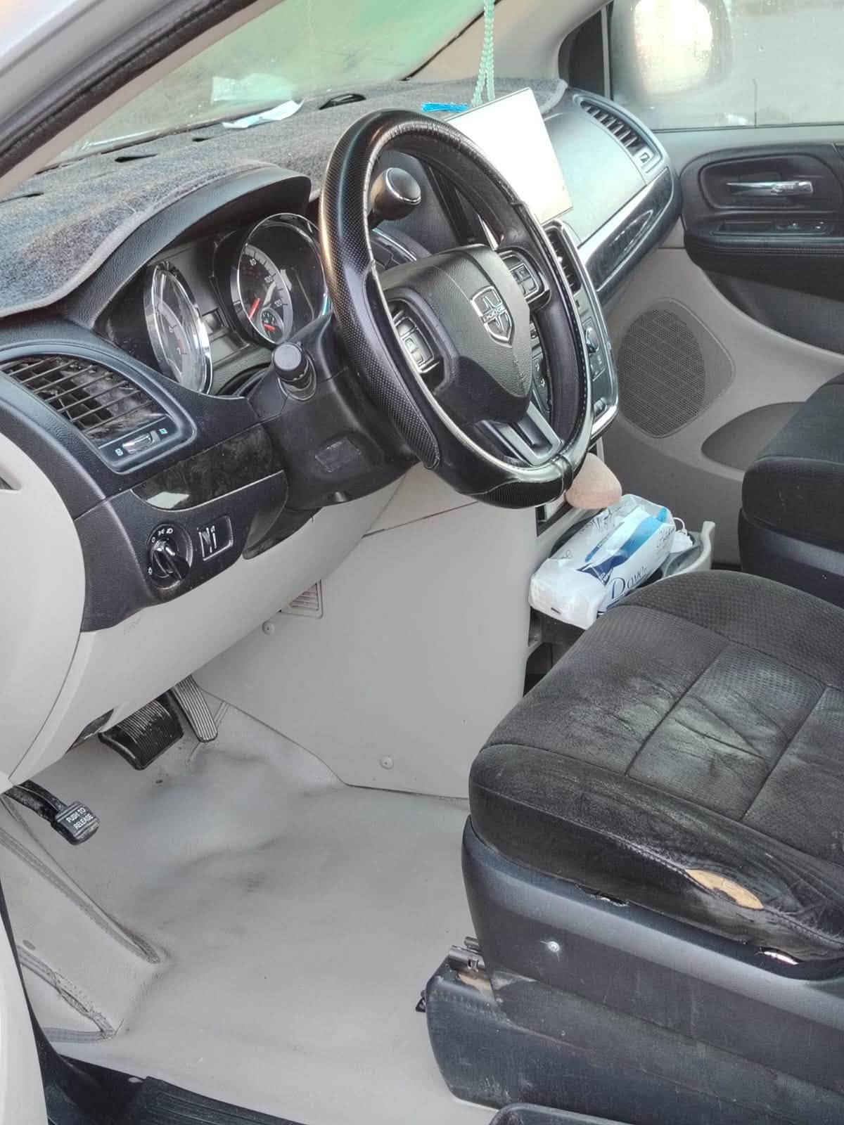 دوج كرفان. موديل 12    رقم بغداد مشروع وطني  محرك وكير. ممتازة  بيها سبع قطع. ابيع. صبغ  حزام.. رايدها. 110$ وبيها مجال 
مامتواجد ع فيس 

***********
