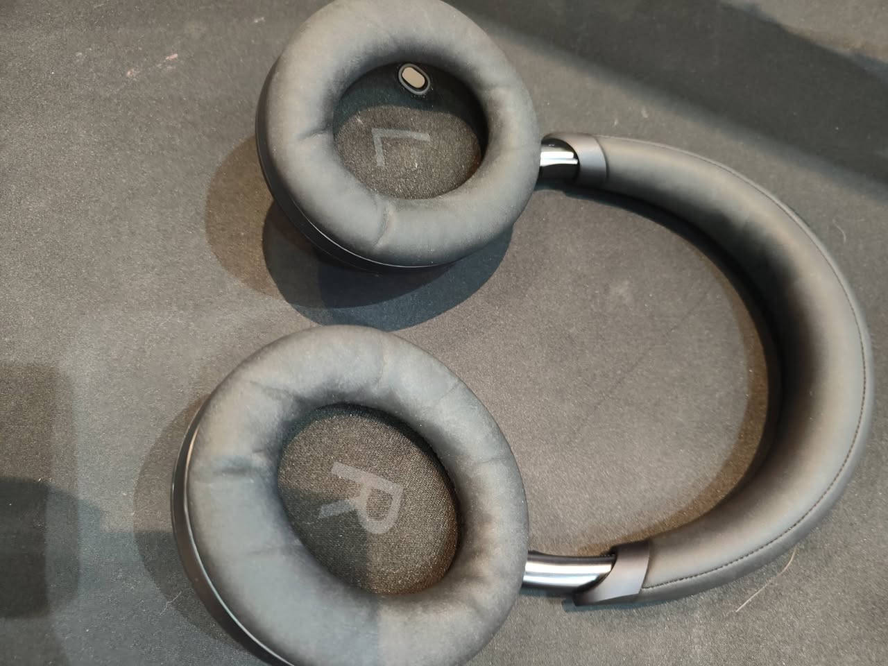 Soundcoure q20i.  30الف 
Soundcore Q20 30 الف
Life q30.  40 الف
Space one 60 الف 
Q45. 70 الف 
التواصل: ***********
