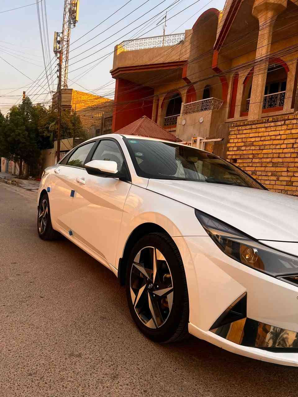 السلام عليكم
النترا 2022 خليجي مكفولة من الضربة والصبغ والبارد 
فول مواصفات 
بصمة تشغيل ودخول شاشة  تحكمات فول مكينة 2000 دوش فتحة سقف 
حساس امامي خلفي انظمة قيادة 
تبريد قطعتين مري اوتو اشاير ترحيب
 
السيارة نظيفة جدا جاهزة من جميع النواحي ماشية 69 الف 
رقم بغداد الدولي بأسمي
السعر 158
مكاني بغداد / الكرخ 
رقم الهاتف ***********
