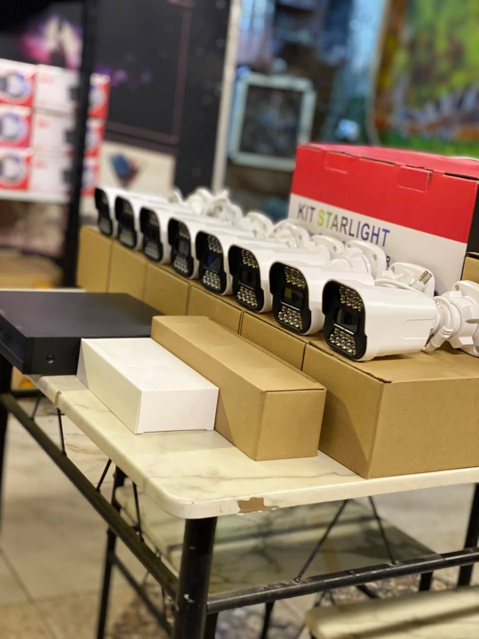 🔥 عرض مميز من مركز كرار للتقنيات 🔥
نقدم لكم أحدث أنظمة المراقبة لتوفير أقصى درجات الأمان لمنازلكم ومشاريعكم التجارية، بأحدث التقنيات العالمية.
📦 طقم كاميرات المراقبة المتكامل (KIT STARLIGHT)
✨ أصدار سنة 2026 - جودة كورية ممتازة (Made in Korea) 🇰🇷
📌 مواصفات المنظومة:
🔹 العدد: 8 كاميرات خارجية (Outdoor Starlight) + جهاز تسجيل (1 DVR).
🔹 دقة التصوير: فائقة الوضوح (4K Ultra HD) بدقة (5MP Resolution) لضمان تفاصيل دقيقة وصورة نقية.
🔹 رؤية ليلية ملونة: تصوير ملون على مدار الساعة (24/7 Color) حتى في الإضاءة المنخفضة.
🔹 مقاومة للظروف الجوية: معيار IP67 (مقاومة تامة للماء والأمطار والأتربة).
🔹 تقنيات تحسين الصورة: مزودة بتقنية (TRUE WDR) و (3D DNR) لتقليل الضوضاء وتوضيح الصورة في مختلف ظروف الإضاءة.
🛡️ مركز كرار للتقنيات.. خياركم الأول للأمان والجودة.
📞 للحجز والاستفسار:
يرجى مراسلتنا عبر رسائل الصفحة 📩
أو الاتصال بنا مباشرة على الرقم: *********** 📱
