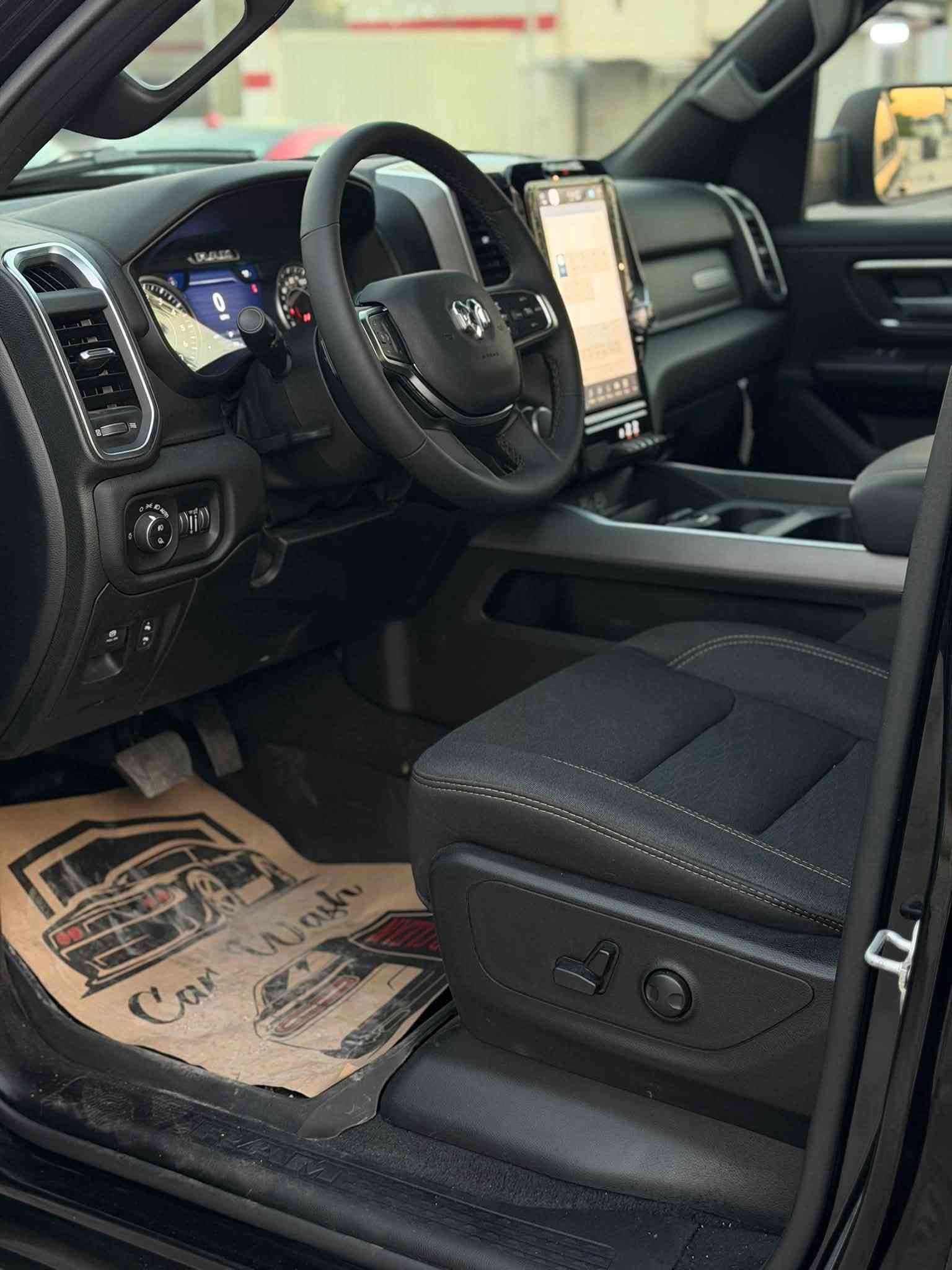 ياالله

السلام عليكم دوج رام 2026 بك هورن  وارد امريكي 

2026 RAM 1500, BIG HORN/LONE STAR 3.0 V6

رقم اربيل كاتي 

حجم المكينه : 3.0 V6  

المسافة المقطوعه : 285 ميل بعدها زيرو

الضرر : باب خلفي يسرا مبدل نفس الون وصبغ بالدوسه  موضح بالصور بجم كبس 

الايرباك : سليم مطاك ولا ايرباك   

#مواصفات

1.شاشه كبيره

2.بصمه

3.تشغيل عن بعد

4.كامرا

5.ويل كب

6.حساسات امامي خلفي

7.هيترات بالكشنات

8.رادارات 360

9.كشنات كهرباء

10.لايتات لد + زنون

11.كشافات 

12.اشاير بالمري

13.فور ويل 4x4

14.اتو ستوب

#السعر : الطلب في التعليقات سيأتي إليك مباشرة 

تفاصيل اكثر هذا رقمي *********** تحياتي

مكاني بغداد حي الجامعه
