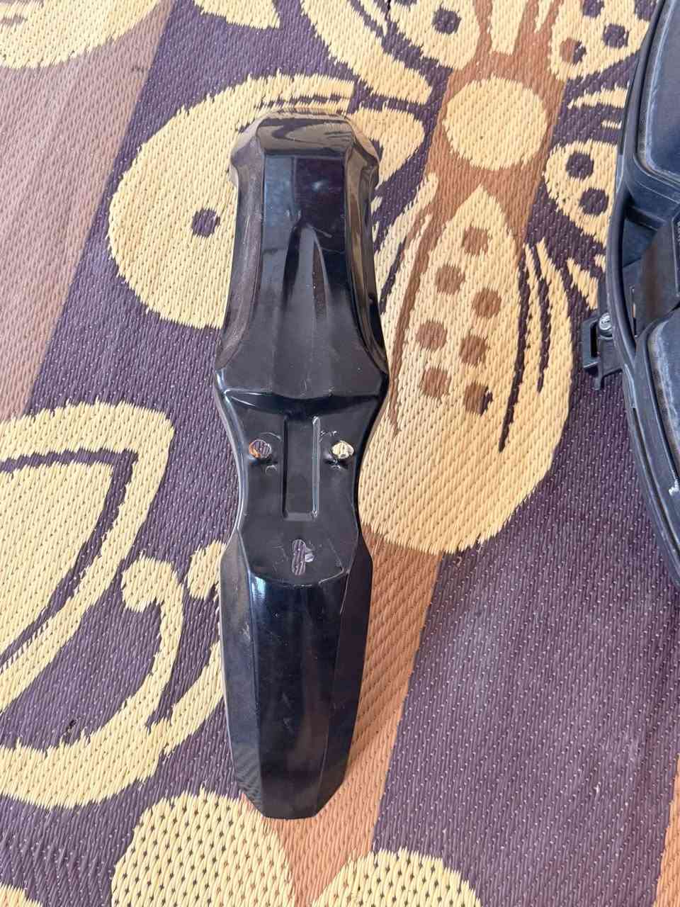 جنطه اصليه حجم كبير 
وچاملع مال دايوان جبلي ابيعهن سوه 
سعرهن 50 الف 
عنواني ديالى قريب الغالبيه 
***********
