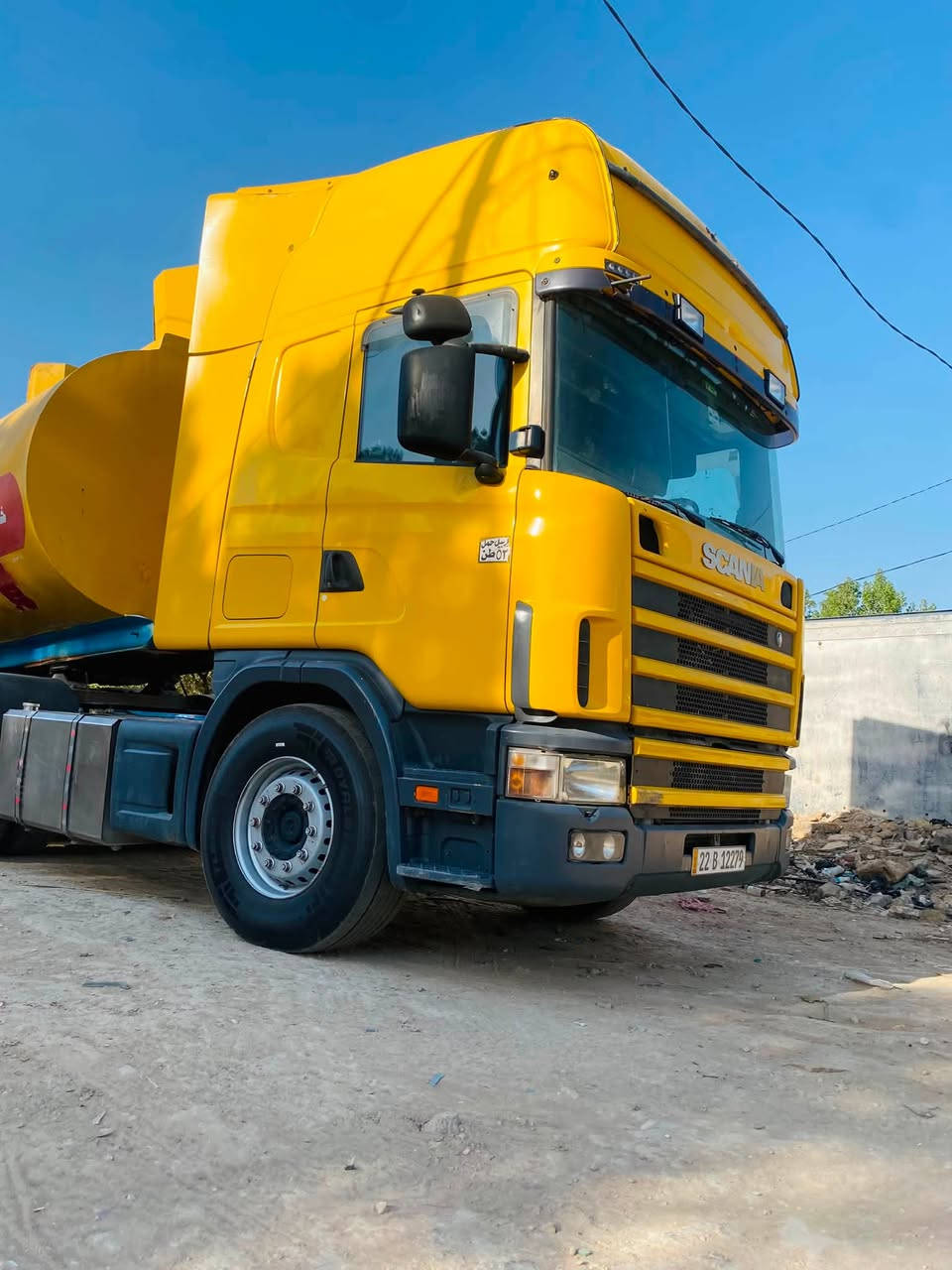 السلام عليكم للبيع سكانيا موديل 2002 مكينه V8/480 تانكي نضيف تكيال وجي بي اس جديد منضومه تبريد جديده السياره اي نقص مابيها السعر 295مجال قليل  ***********
