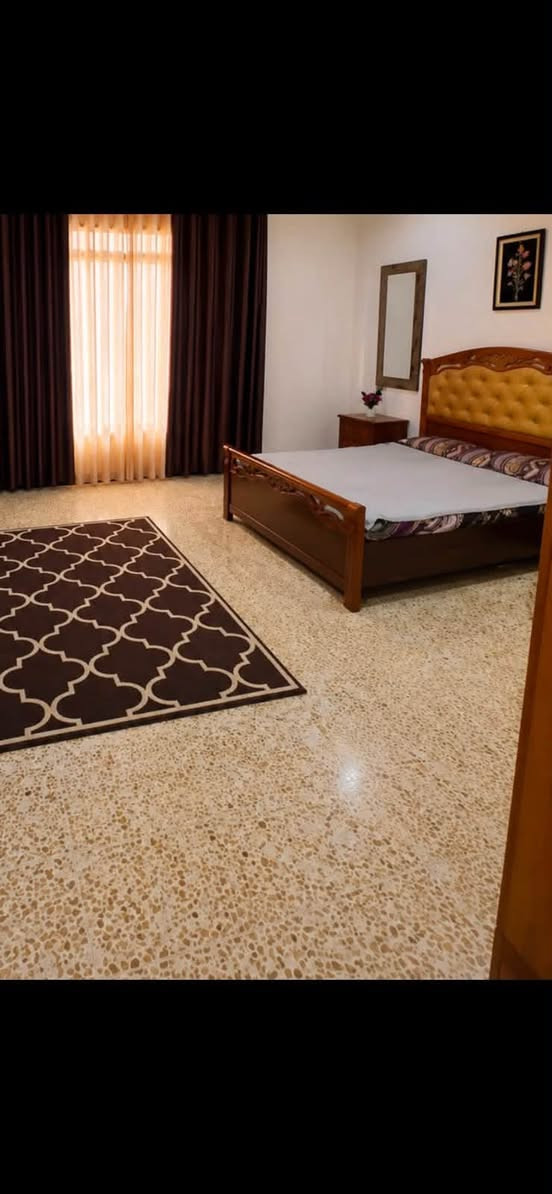 السلام عليكم
الدار للبيع المساحة 108 متر واجهة سبعة ونصف متر ونزال 14 ونصف متر طابو زراعي سند 25
بسمنة طابق واحد يحتوي على استقبال وصالة و 2
وغرفتين نوم ومطبخ وحمامات الدار نظيف وجاهز
للسكن
العنوان الكمالية بستان علي كمال شارع أسواق حيدر الاستفسار الاتصال على الرقم واتساب موجود السعر
مناسب 
***********  اتصال واتساب
*********** واتساب
