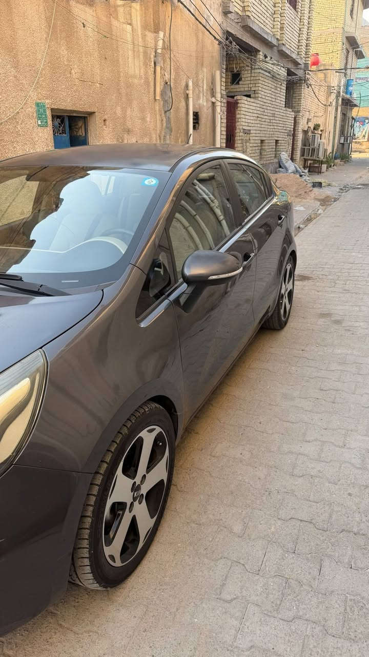سياره كياريو مديل 14خليجي كامل المواصفات مري شفط محرك 1600تبريد ثلج ويل كب 17رقم نكليزي دولي باسمي السنويه لغايه 27السعر 83وبيه مجال رقم ***********
