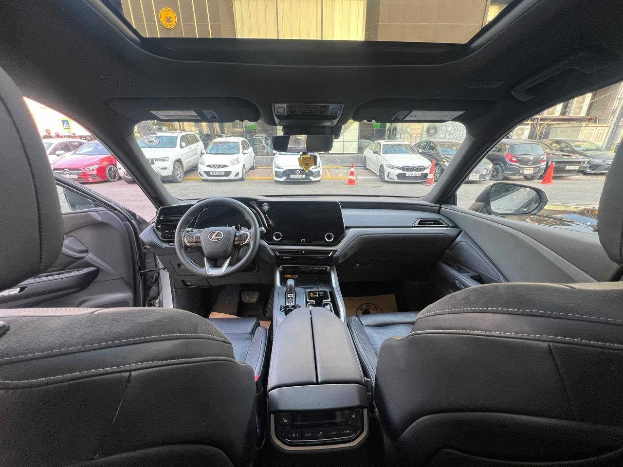 سلام عليكم
لكزز TX350 سبعة راكب وارد أمريكي بدون حادث كلين موديل 2024 رقم اربيل باسمي 
السعر 48.000 دولار موجود في بغداد 
***********
