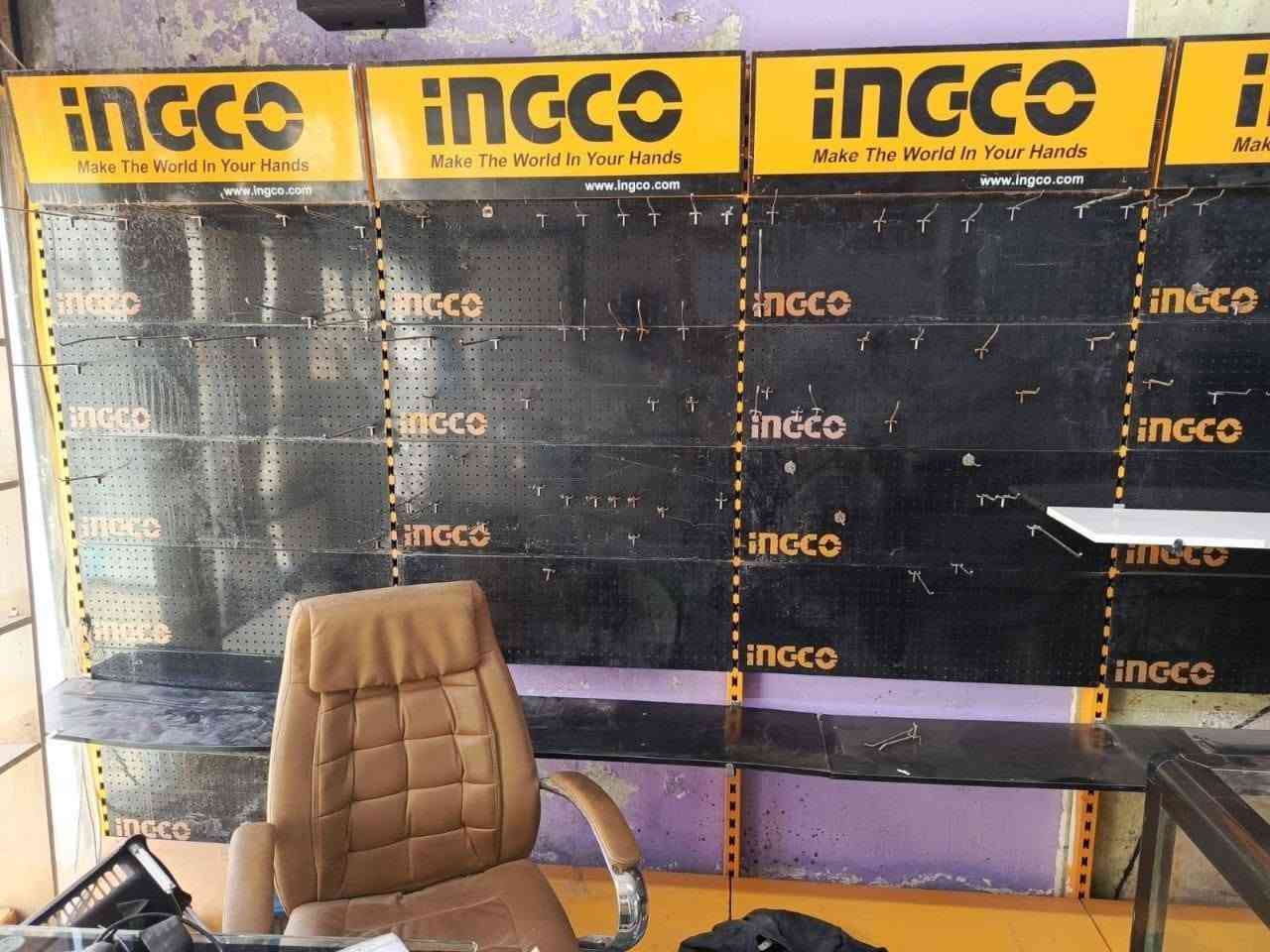 ميز وعارضات انجيكو وفاترينات زجاج للبيع بغداد حي العامل ***********
