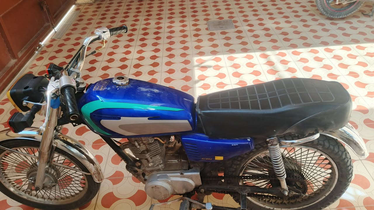 سلام عليكم دراجة للبيع المكان دجيل السعر 300 ‏‪***********‬‏
