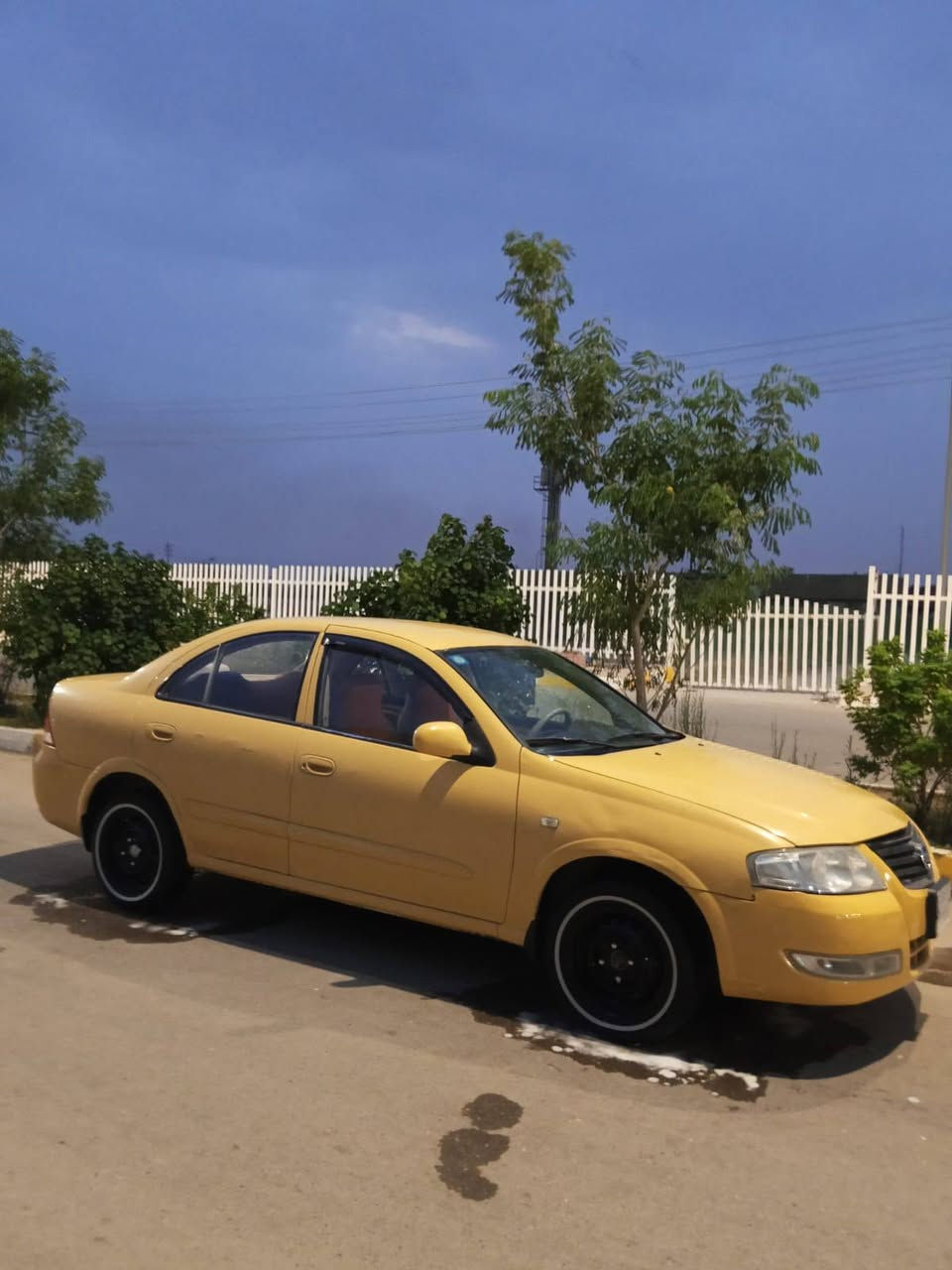 مستعجل ع البيع عندي ضرف واريد ابيعها الله شاهد
السلام عليكم 

نيسان صني 2007 
مبدل بيها بنيد وجاملغ الايمن فقط. مكفوله من العيب الشرعي والاصوليات 
مكينه كير حداديه جاهزه السياره 
فقط الجويتر عاطل مااعرف شنو عطله السياره شغاله 
رقم بغداد الماني مشروع وطني 
السعر (60) وبيها مجال بسيط 
مستعجل ع البيع عندي ضرف واريد ابيعها الله شاهد 
رقمي: *********** 
مكاني ناصريه مركز.
