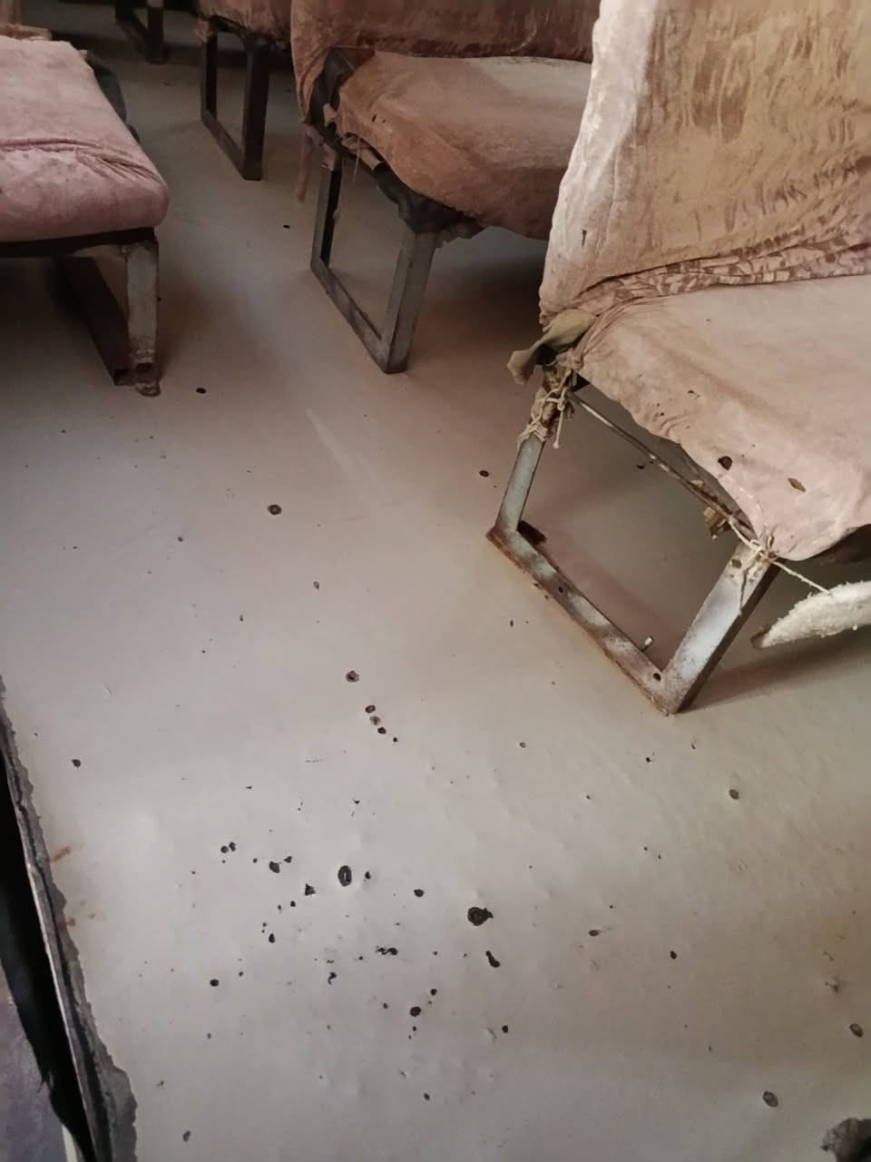 سيارة للبيع او مراوس مازدة ابيع كوم حديد ب 18وبيها مجال حك الجيه دواخلها حلوة مكينه بلد كير اكسن خير من الله للاستفسار *********** اتصل وتدلل
