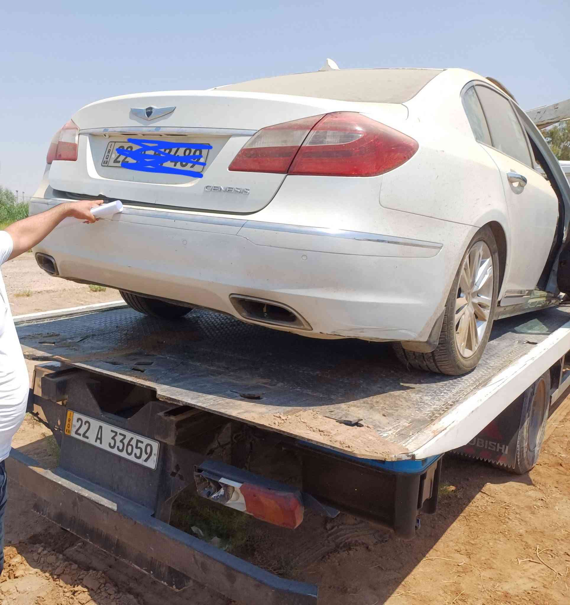 السلام عليكم اخوان
للبيع هونداي جنسزز موديل ٢٠١٣ خليجي حادثها مبين بالصور رايدها ب٦٠ وبيها مجال رقمها اربيل مكان السيارة ابو غريب
رقم التلفون ***********
