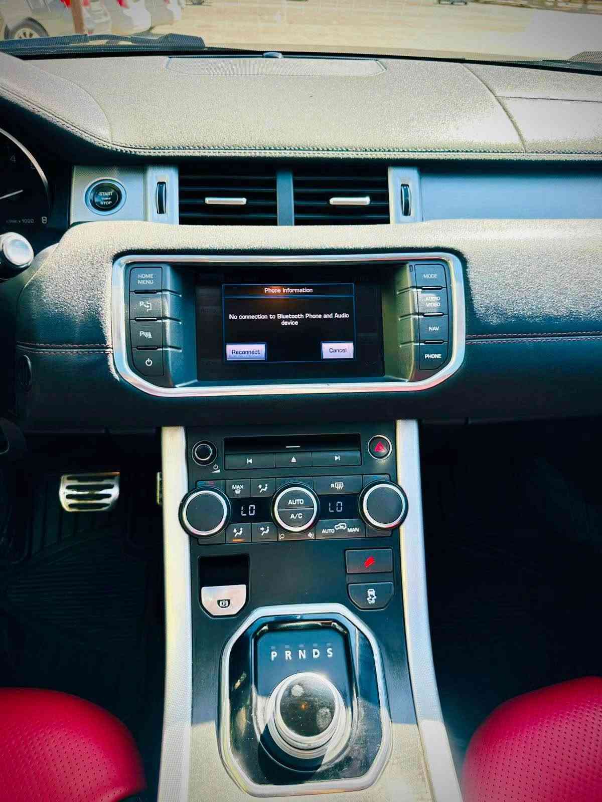 للبيع رنج روفر إيفوك 2013 🔥
Range Rover Evoque  v4 2.0 Turbo AWD
الموديل: 2013
خليجي زيرو ارببل شركة سردار (ضمان دولي) 2 سويج بصمة بلادي موجود
سيارة كفالة عامة دعامية ل دعامية ب شرط
اللون: أبيض بسقف أسود
المحرك: 2.0 تيربو بنزين
سعر : 125$ ورقة
الدفع: رباعي دائم (AWD) بها 12 ايرباك
المواصفات: (سقف بانوراما كامل ، صندوق شفت، داخلية جلد احمر و اسود فاخر ، تشغيل بصمة ودخول ذكي 4 ابواب بصمة ، كاميرا خلفية ، حساسات أمامية وخلفية ، شاشة معلومات وترفيه ، بلوتوث + USB + AUX ، أنوار زينون مع LED ، مثبت سرعة ، مكيف أوتوماتيك ثنائي التحكم ، نظام Terrain Response ، تحكم كامل من المقود ، جنوط رياضية حجم 20 ، فرامل إلكترونية (EPB) مع Auto Hold ، ABS وESP ووسائد هوائية متعددة … الخ أربيل, العراق
