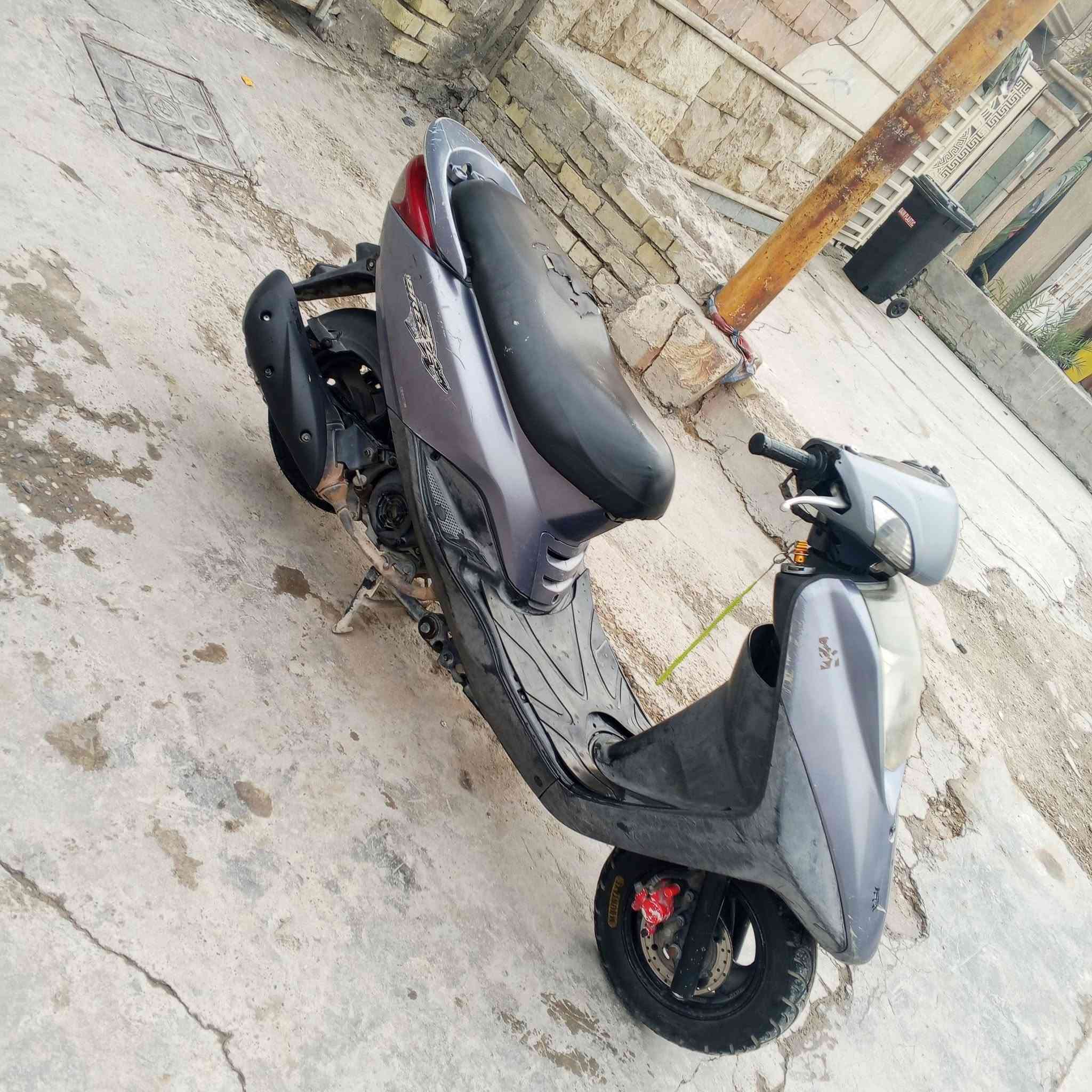 بريز نوزل اي نقص مابيها درجه نضيفه وكله بلادي ختم واحد كله شغاله سرعته 140 لسعر 650 بغداد المشتل***********
