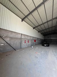يتوفر جملون للإيجار المساحه 400م يحتوي على منظومه إطفاء +كهرباء+ماء  🔴...