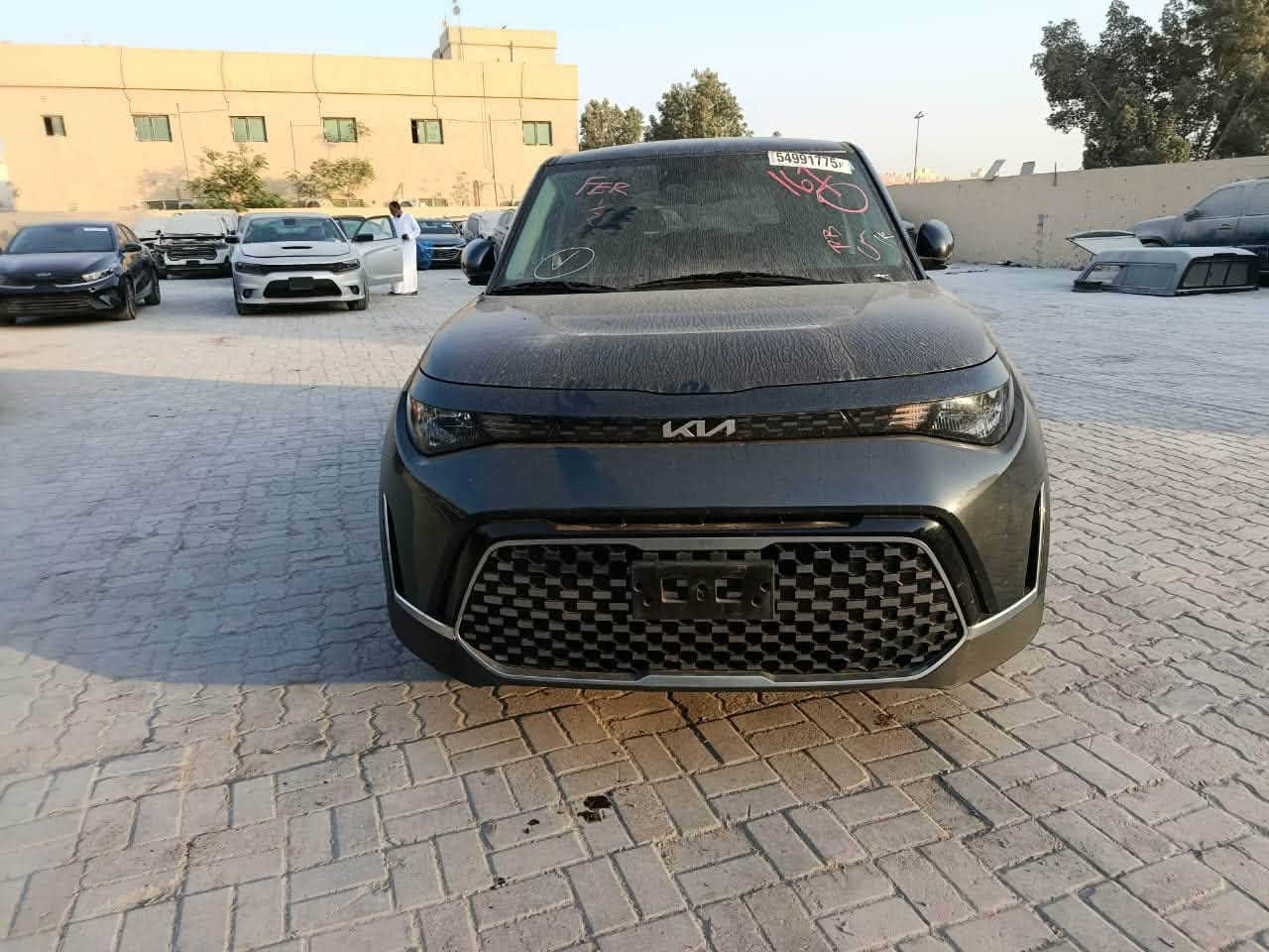 السلام عليكم كيه صول موديل 23 فتحه بصمه شاشه جبيره كشنات كهرباء محرك 2000  ضربتها باب وجاملخ الباب امبدل ولجاملخ مصلح ما عده بس الدوسه بعدها ما مصلحه السياره نضيفه كلش سعرها 140 مكان بغداد ***********
