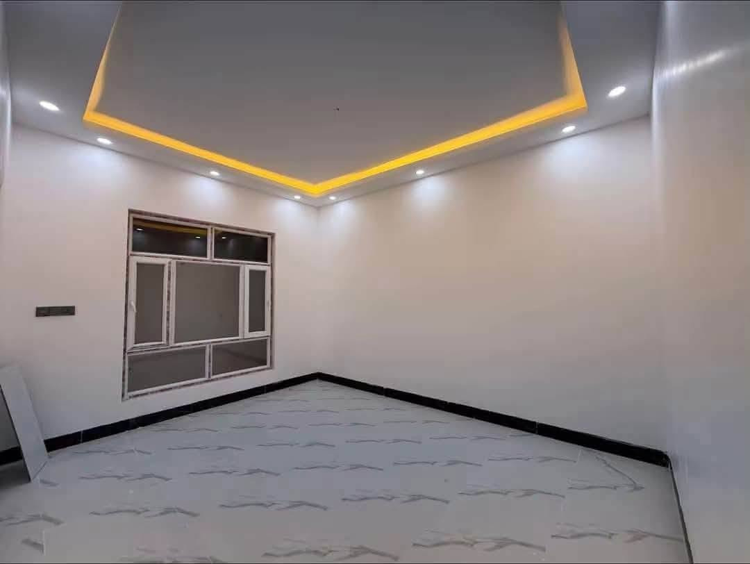 السلام عليكم دار للبيع منطقة التعليم العالي جمعيه غرفه تجاره قريب عل شارع العام مال تلكيف مساحه ١٢٠ متر طابقين الطابق الأول مكون من غرفتين نوم وحمام وهول واستقبال ومطبخ وتواليت داخل والطابق الثاني يتكون من غرفتين نوم وحمام وهول وسطح واجهة ٦ وعمق ٢٠ بناء حديث زيرو سعره ٨٥ للاستفسار الاتصال على الرقم *********** او مراسله واتساب ***********
