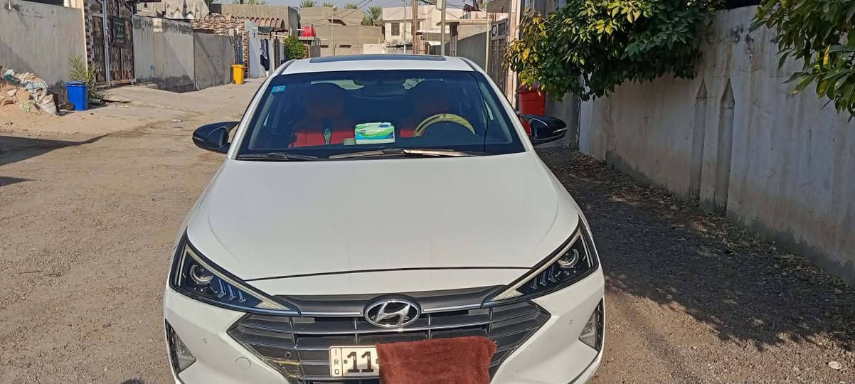 السلام عليكم
هونداي النترا  2019
خليجي  لون ابيض. 
مكفولة من الصبغ والتبديل كفالة عامه بيها بارد بالدور جوه قبق البانزين  
ماشية 70الف 
سعة المحرك:- 2000  دوش 
كير. AT.   
+ بصمة تشغيل 
+بصمة ابواب 
🔘تبريد قطعتين 
🔘بصمة صندوق
/حساسات امامي خلفي 
/🔘كاميرا خلفية ملونه
🔘مري شفط (اشاير مري )
🔘نضام ترحيب عند الاقتراب
🔘مانع انزلاق 
🔘دخول ذكي 
🔘3 أنظمة قيادة (eco,Nor, sport) 
🔘شاشة اعطال الكترونية 
#فتحة سقف 
#ويلكب كروم  

مكان السيارة بابل 
رقم صاحب السيارة 
***********.                 اني مكلف بنشر

السعر ::145بيها مجال     
           

‏
