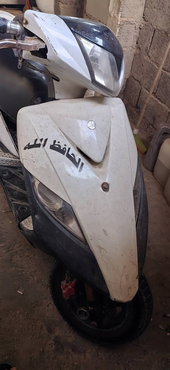 السلام عليكم دراجه للبيع الدراجه بيه خمده من تنطيه بانزين كفراته اصليه مكانه مقابيل  بوب الشام منطقة الاصلاح شارع الجزيره لل استفسار *********** للسعر 450 او بيه مجال حك الجيه
