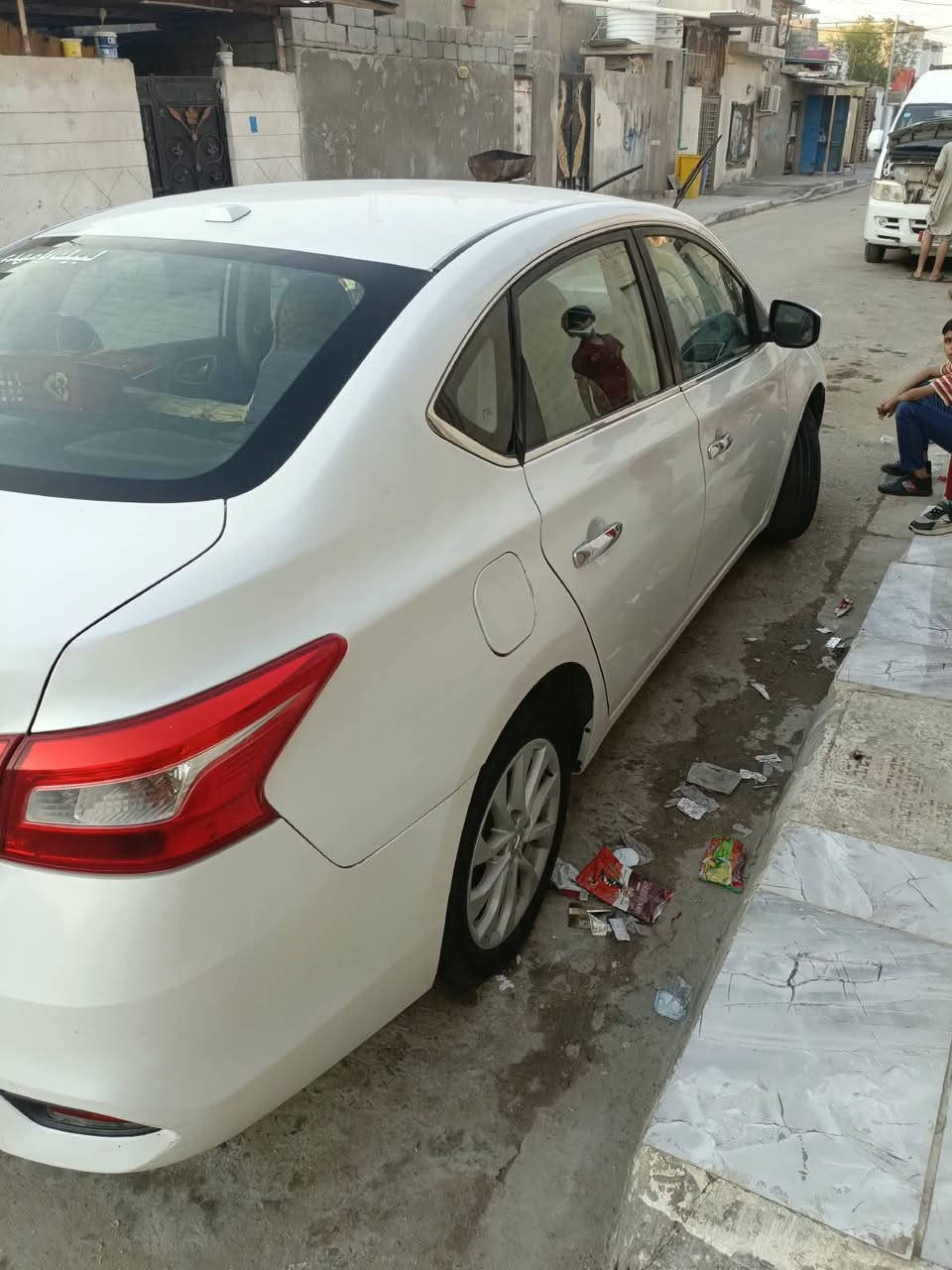 سلام عليكم شباب نيسان سنتره موديل 2019السياره ادوات ادوات ادوات بس بيها رقم شاغل ربيل السيارة مكفوله من الكص ول ضربه مكينه 1800السياره جديده الله شاهد واسياره بصمه واردها امريكي عنوان بصره ***********اني مكلف بلنشر السعر 60 او بيها مجال قليل
