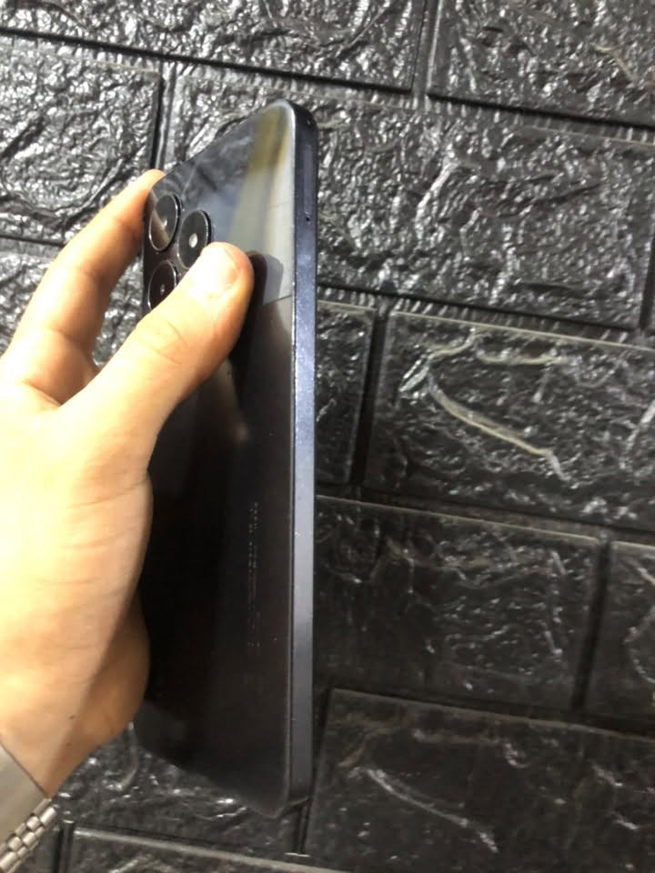 ريلمي C51 سعره 90 وبي مجال قليل
ذاكرة 128
رام 8 4+4
مبدل شاشة نوعية زينه 
مكانه ايسر للتواصل خاص او *********** رقم صاحبه واتساب
