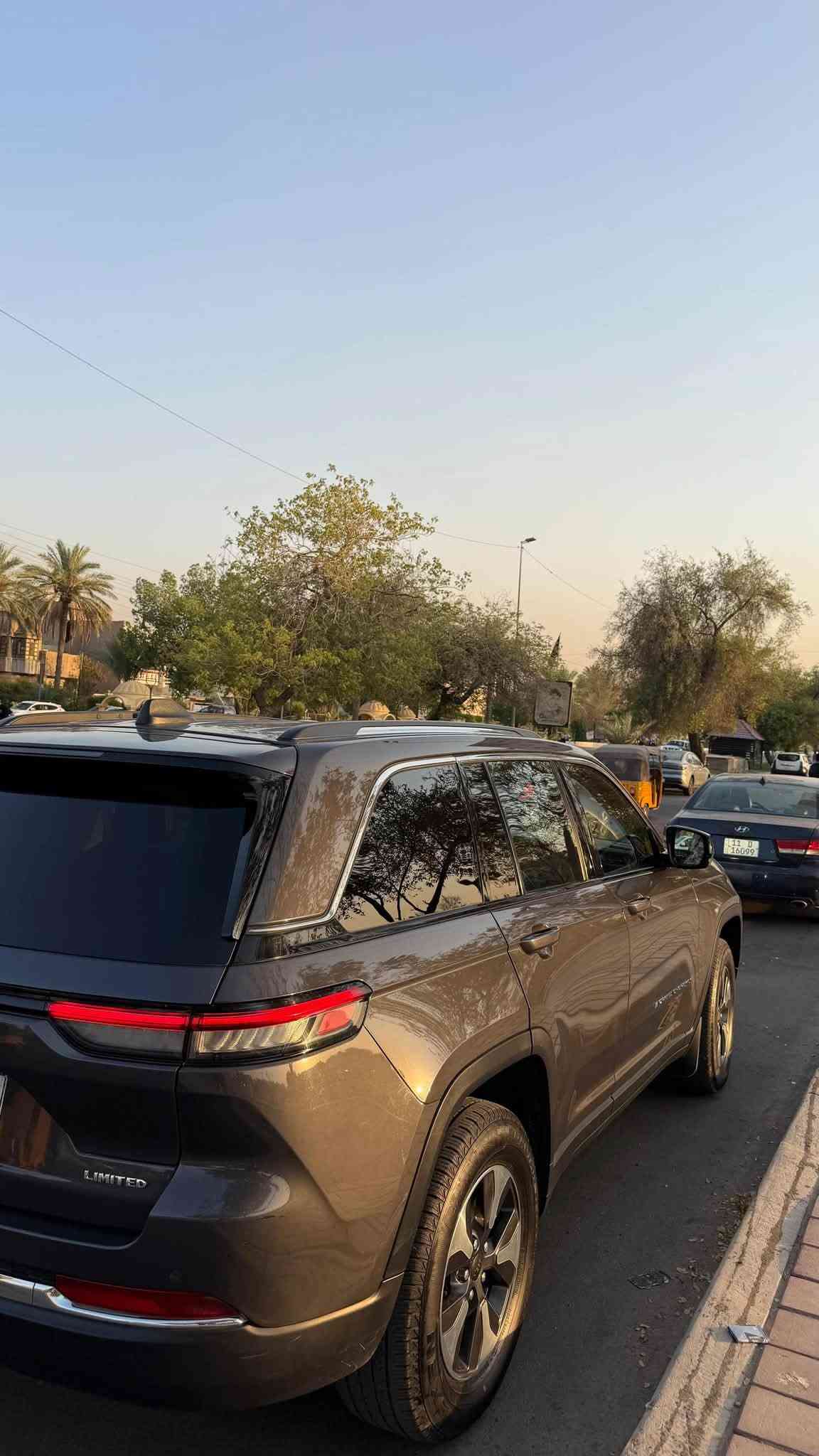 للبيع 🚘
موديل 2023
فئة Limited 1/1
🔹 بدون صبغ
🔹 الحادث دعامية فقط

الملاحظات:
• مبدل بليتة اللي تكعد عليها البدنة
• مبدل كير ومكينة بسبب فيتر
• مبدل مال كصّة جديد
• السيارة كلش جديدة، والله شاهد مو متعوبة
• نظيفة وتخبل، وترايك للبصرة ❤️

💰 السعر: 260 وبيه مجال للشراي.

📞 للتواصل: ***********

