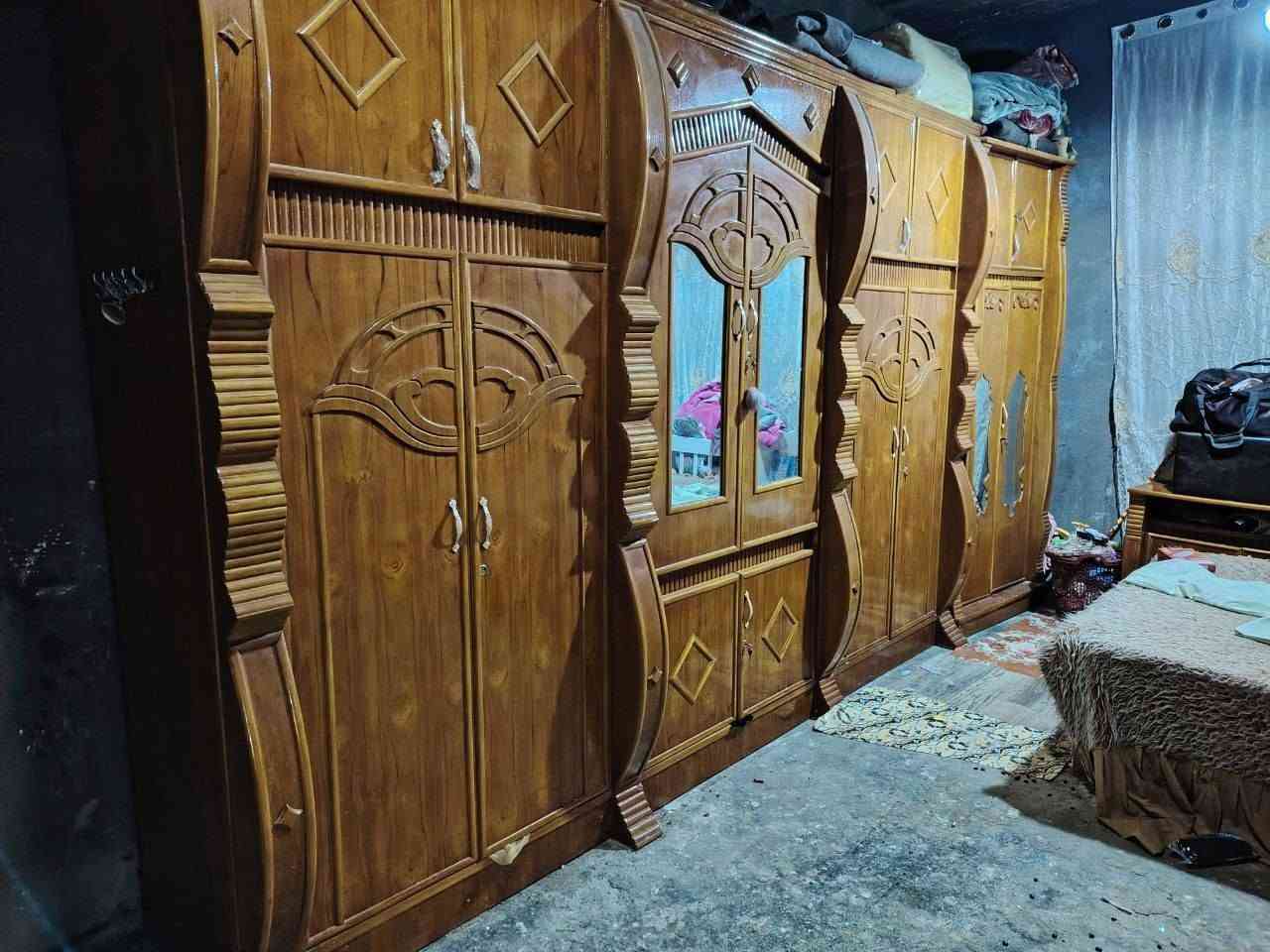 غرفه صاج ثقيل
متكونه من 
كنتور 6 باب 
زاويه 
ميز مرايه 
جربايه + تاج
خانه بابين زغيره الغرفه مستعمله بحاله نظيفه مكان قبله حي قائم ***********
س ع ر 750 وبيها مجال قليل
