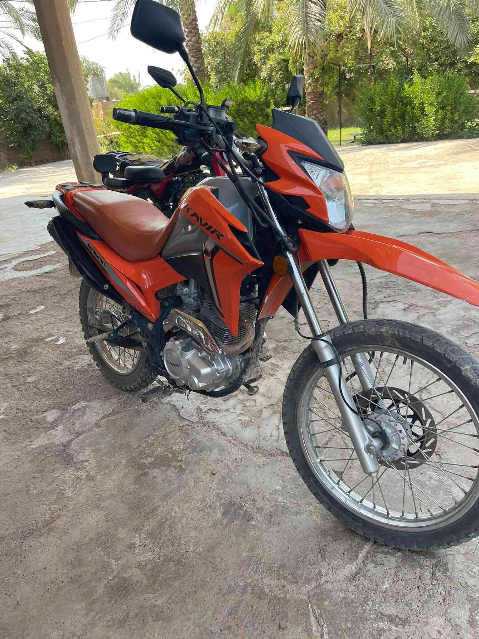 السلام عليكم
دراجه  ياباني KAVIR Motor

نضافه فول 

دراجه حلوه وكاعده 

حجم المكينه 200

نكره سلف 

6نمر شرط معدل 

موديل 2023

اوراق سحب 

تاير خلفي امامي اخو جديد

بيها ملاحضات خدوش بسيطه 

بلكفر 

 (السعر 1.250)

(وبيها مجال للشراي)

المكان ديالى الخالص الناي 

للأستفسار هـ***********

شراي اتصل
