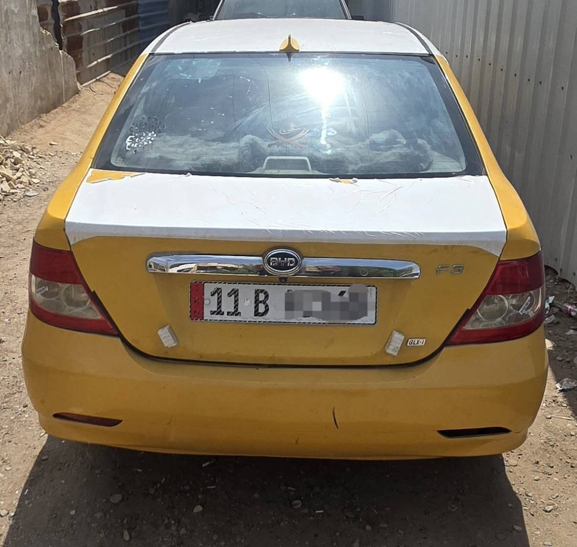 السلام عليكم
للبيع byd f3 موديل 11 السيارة بأسمي رقم جديدة مصفرة هيئة وضريبة وغرامات شرط التحويل ثاني يوم السيارة جاهزة من كل شي نقص فقط التبريد 
السعر 38 وبيها مجال بسيط للشراي 
الاتصال على الارقام 
***********
***********
