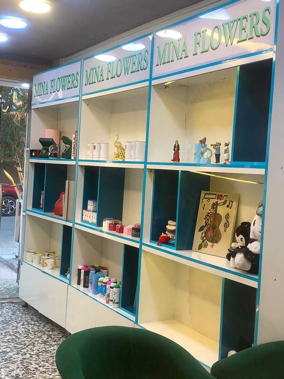 غراض مستعملة للبيع نضيفة كولش
عارضات ميز ومنظومة ورد
***********
