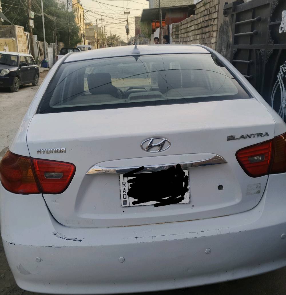 السلام عليكم 
بيع مستعجل
النترا 2010
بغداد 1600 محرك 
دكشن عالي 
لون ابيض